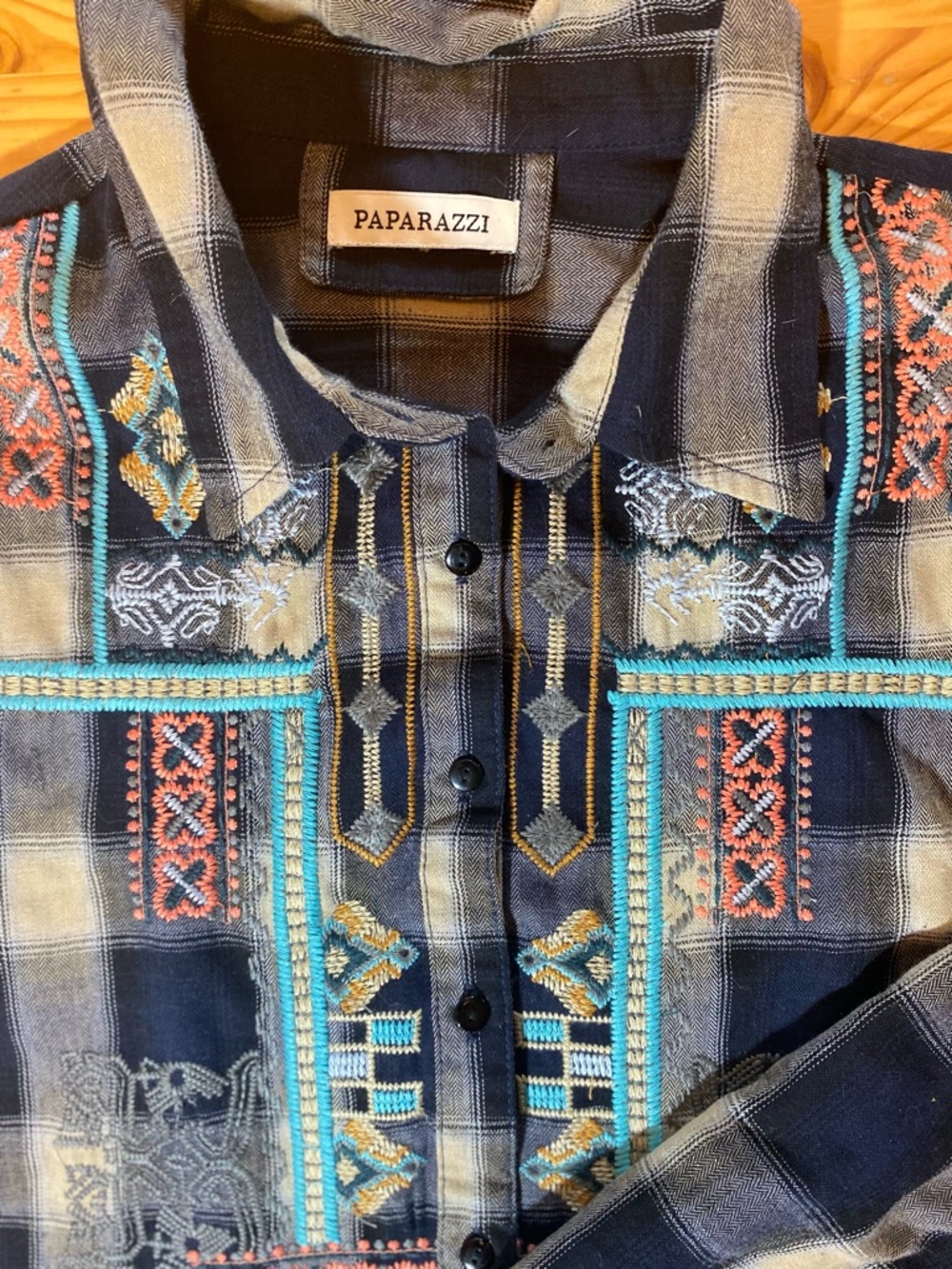 Paparazzi Boho Southwest Embroidered Button Down Cotton Plaid Shirt Size Medium - Picture 5 of 9